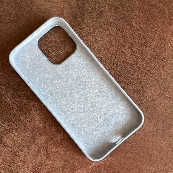 iPhone 13Pro Case - Picture 3 of 5